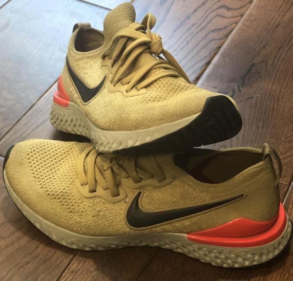 nike epic react flyknit 2 white black hyper pink